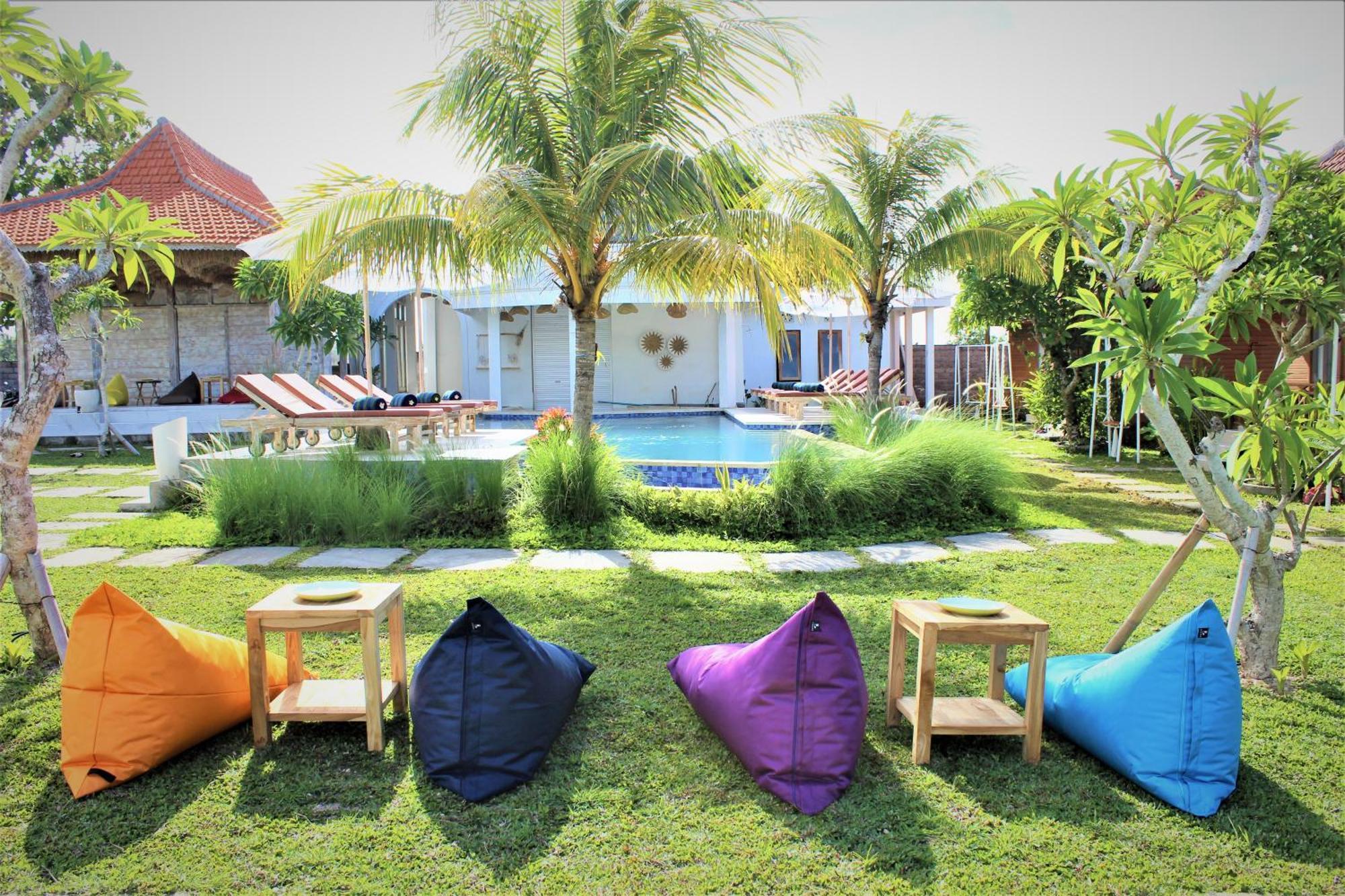 Green Village Jungle Resort Batununggul エクステリア 写真